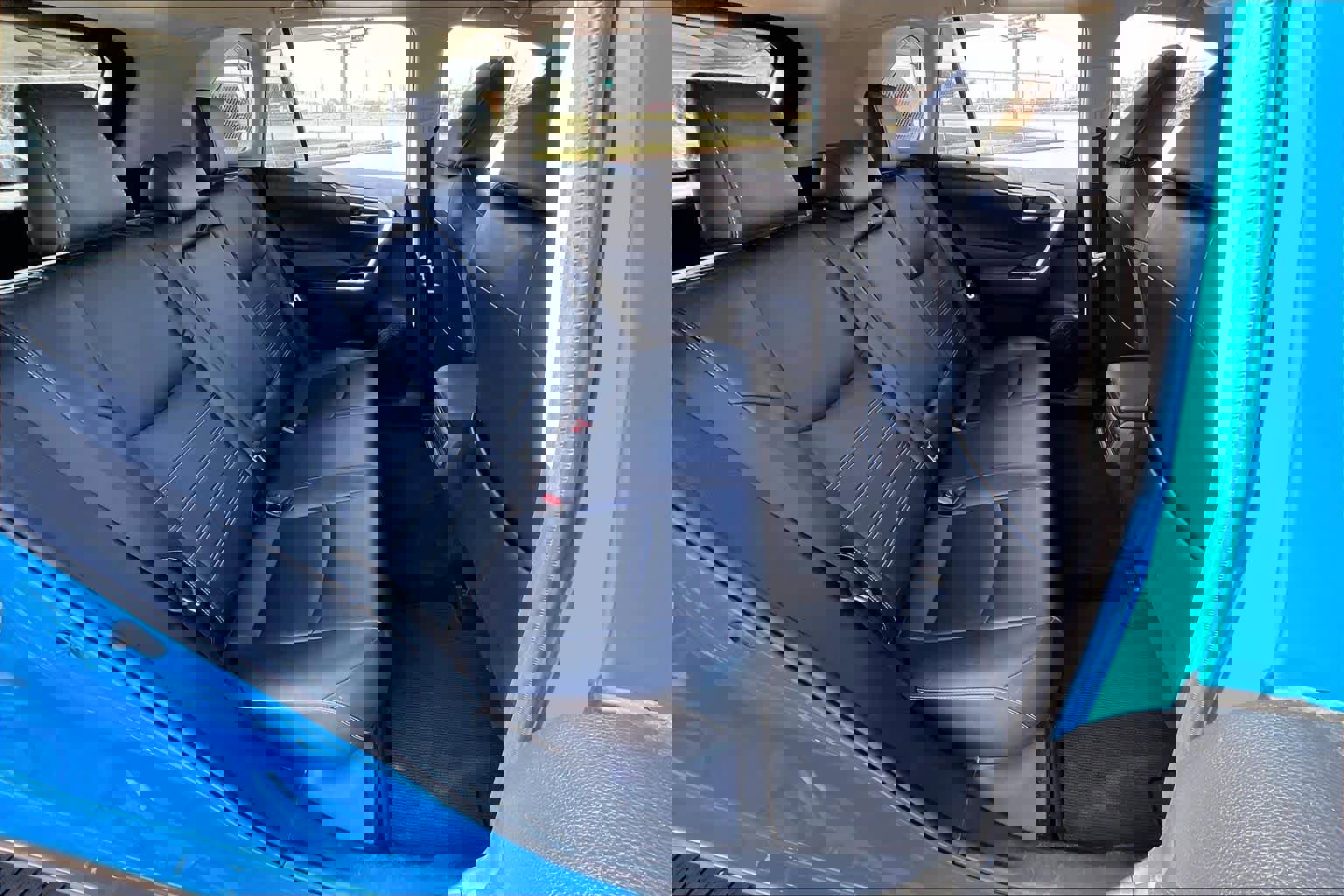 Used 2021 Toyota RAV4 XLE Premium image 19