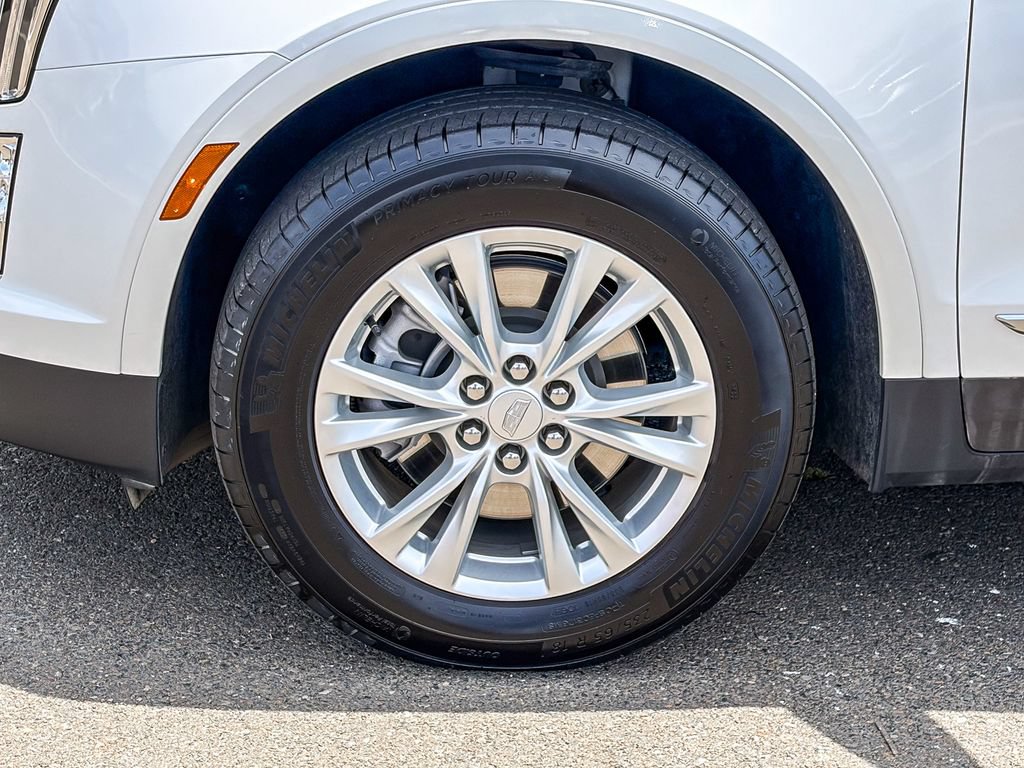 Certified 2023 Cadillac XT5 Luxury w/ LPO, Floor Liner Package FWD image 9