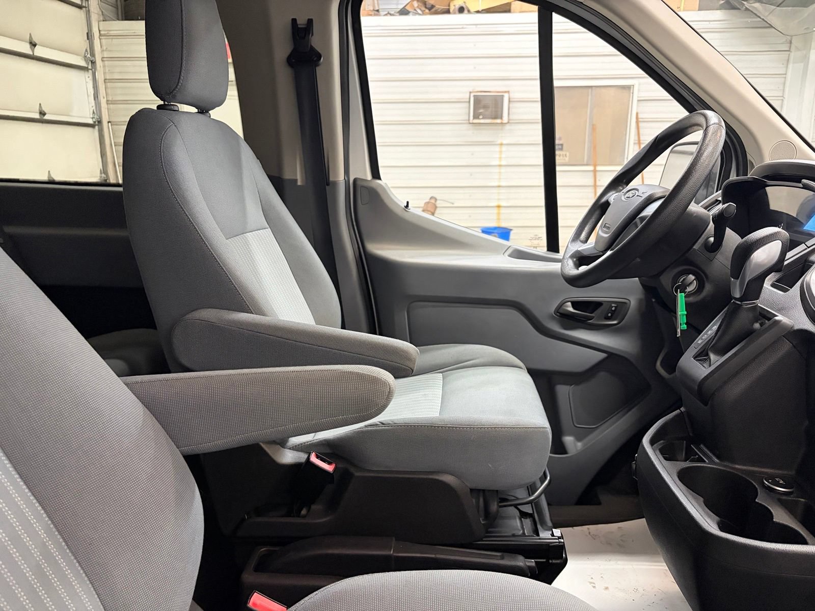 Used 2015 Ford Transit 150 XLT RWD image 25