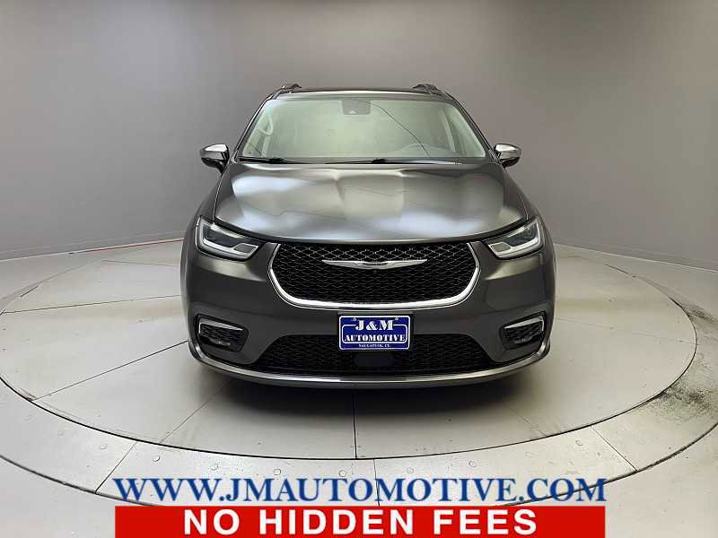 Used 2023 Chrysler Pacifica Limited image 8