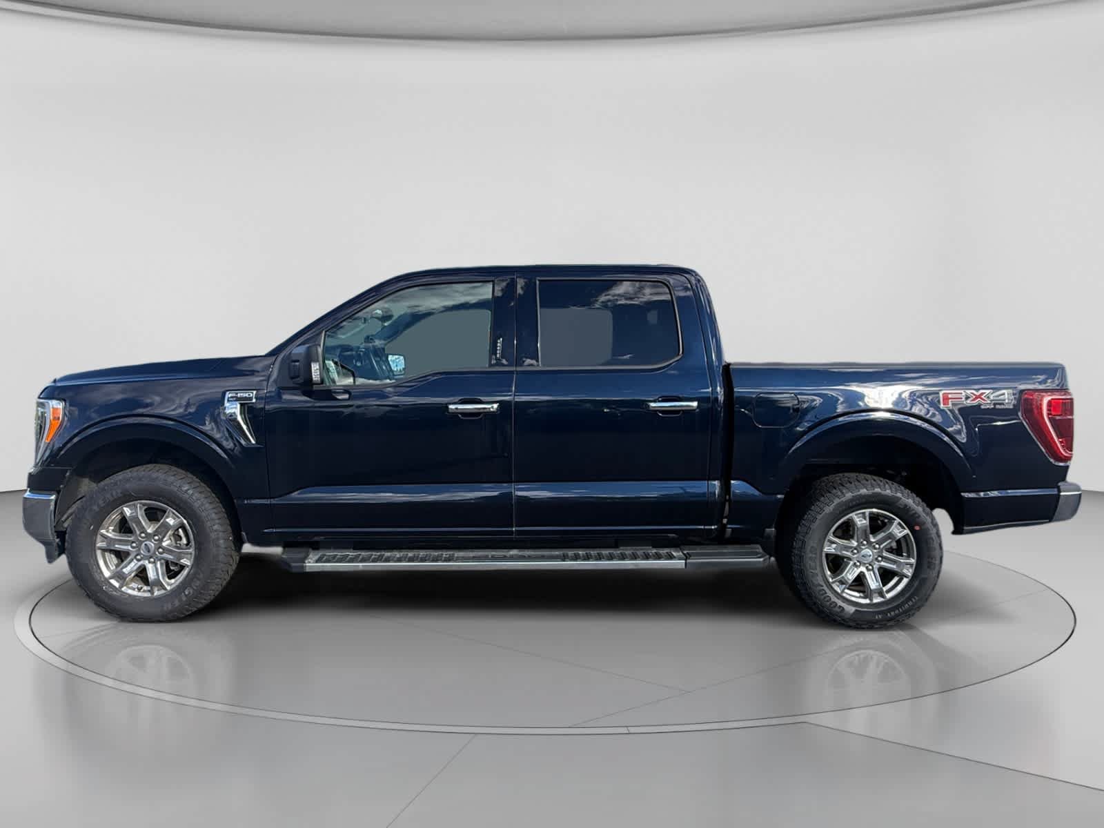 Used 2022 Ford F150 XLT w/ Equipment Group 302A High AWD/4WD image 10