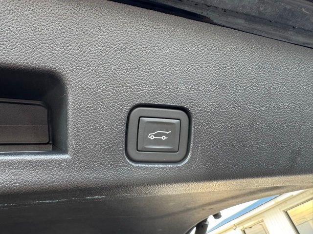 Used 2025 GMC Acadia Elevation FWD image 24