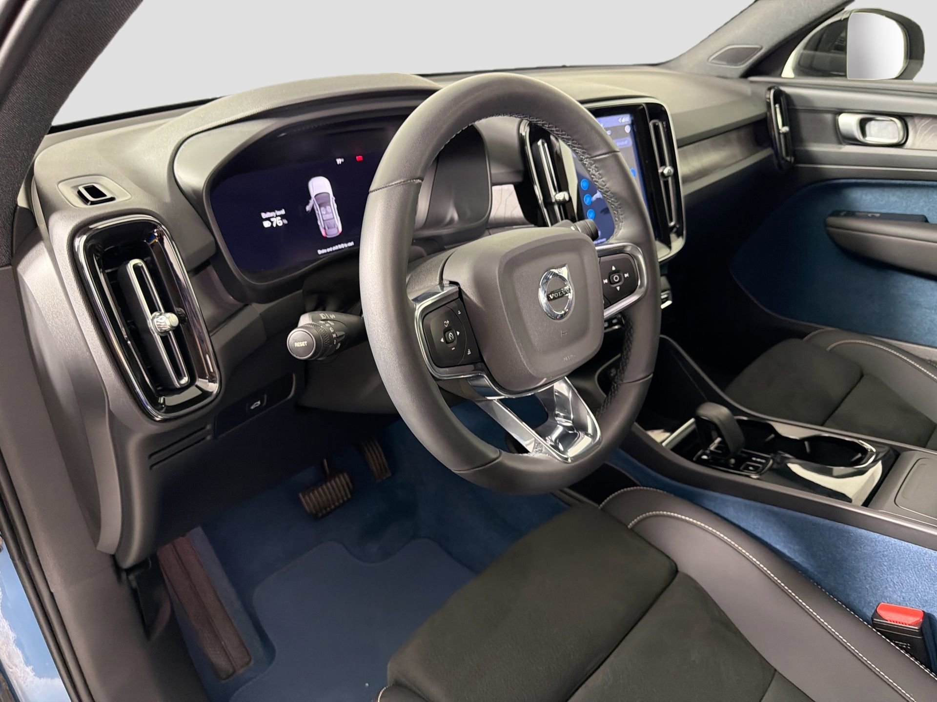 Certified 2023 Volvo C40 P8 Recharge Plus image 10