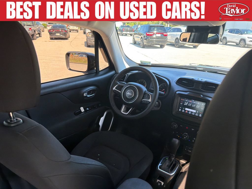 Used 2018 Jeep Renegade Latitude FWD image 33