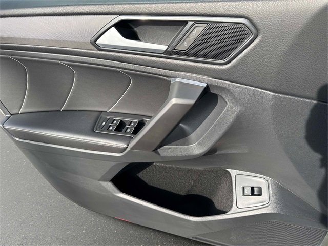 Used 2022 Volkswagen Tiguan SE image 15