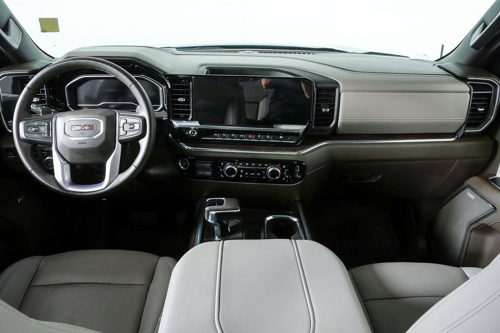 Used 2024 GMC Sierra 1500 SLT w/ SLT Premium Plus Package AWD/4WD image 20