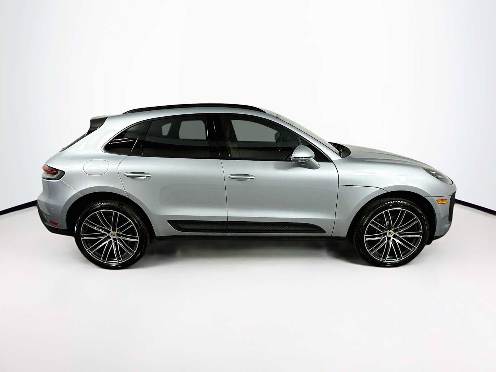 New 2026 Porsche Macan AWD/4WD image 8