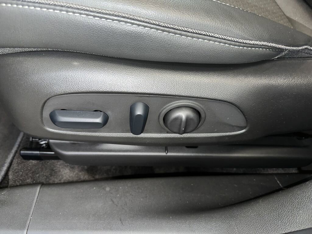 Certified 2023 Buick Encore GX Select w/ Safety Package II image 3