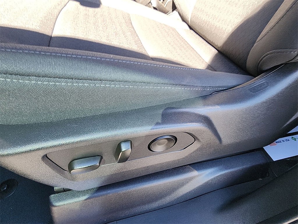 Used 2025 GMC Sierra 1500 Elevation image 12