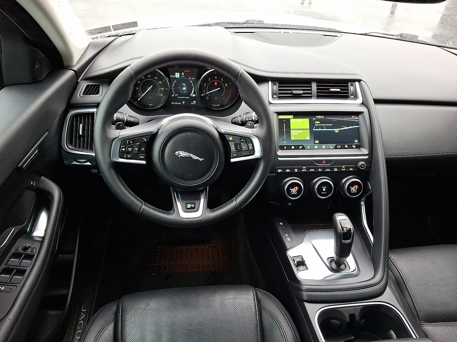 Used 2020 Jaguar E-PACE SE image 11