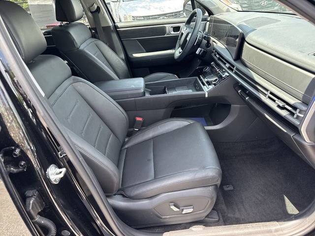 Used 2025 Hyundai Santa Fe Limited FWD image 13
