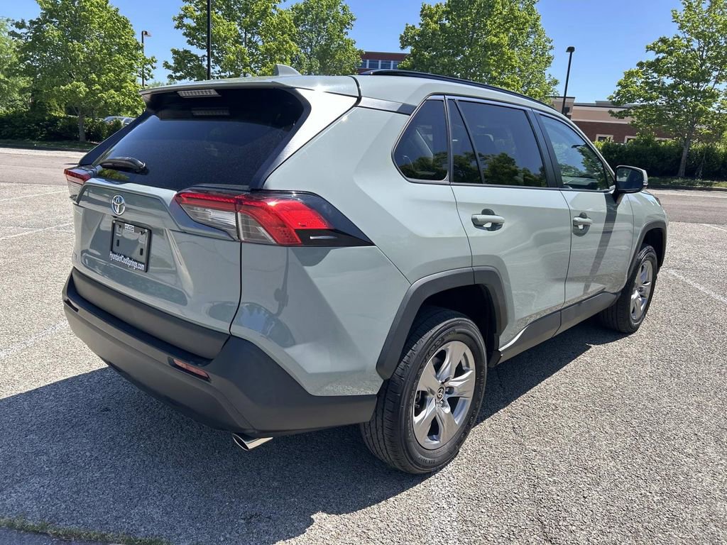 Used 2022 Toyota RAV4 XLE w/ Convenience Package FWD image 7