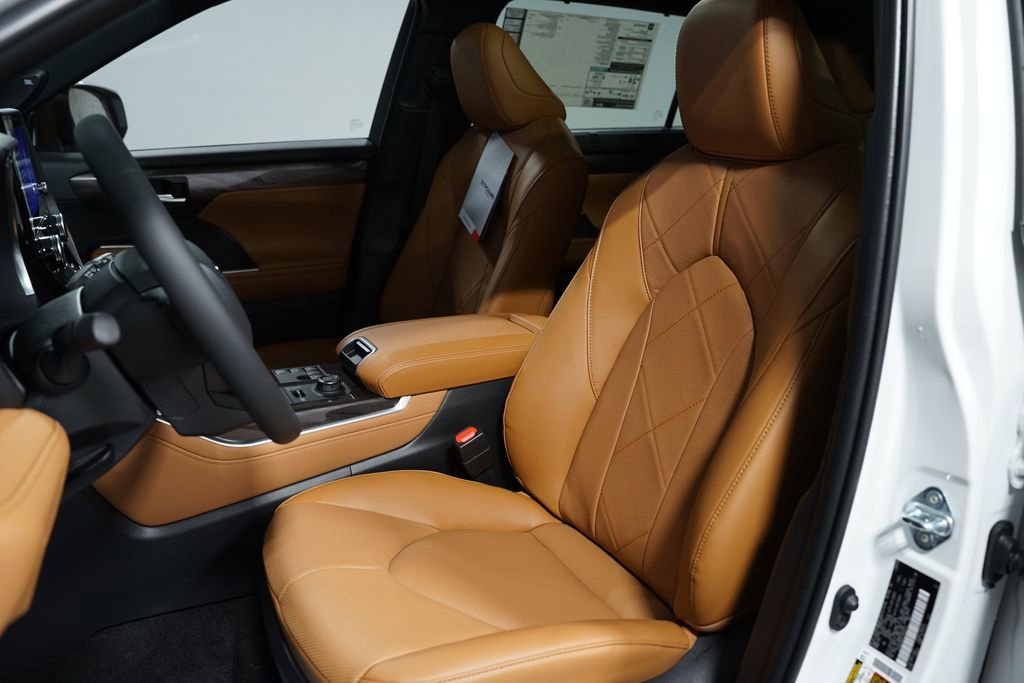 New 2026 Toyota Highlander Platinum AWD/4WD image 31