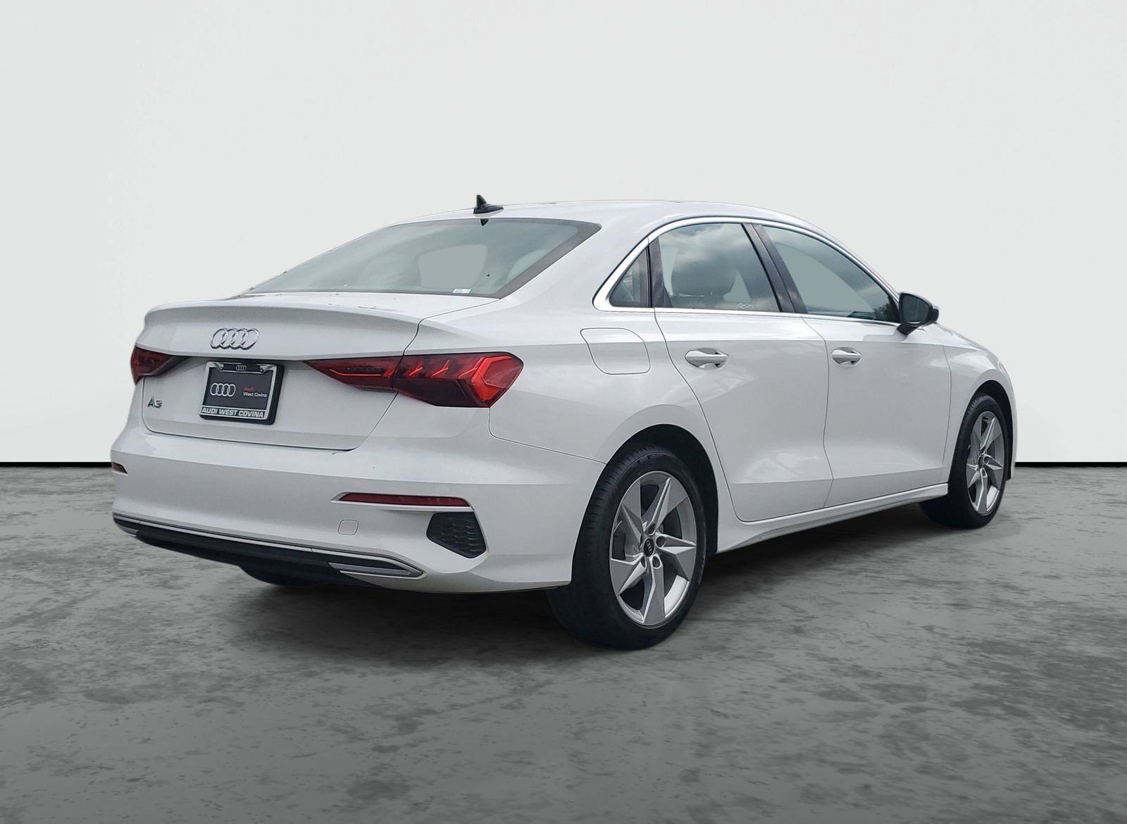 Used 2023 Audi A3 2.0T Premium FWD image 4