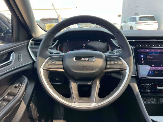 Used 2023 Jeep Grand Cherokee L Limited AWD/4WD image 13