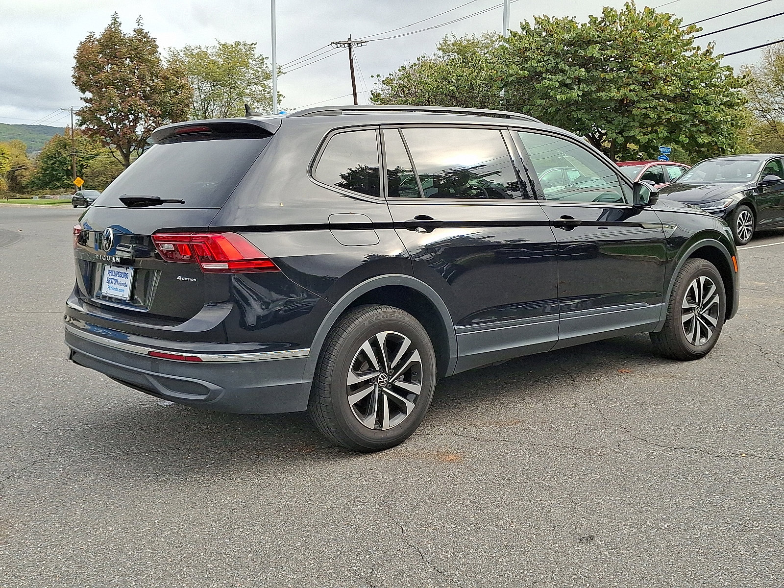 Used 2022 Volkswagen Tiguan S image 5