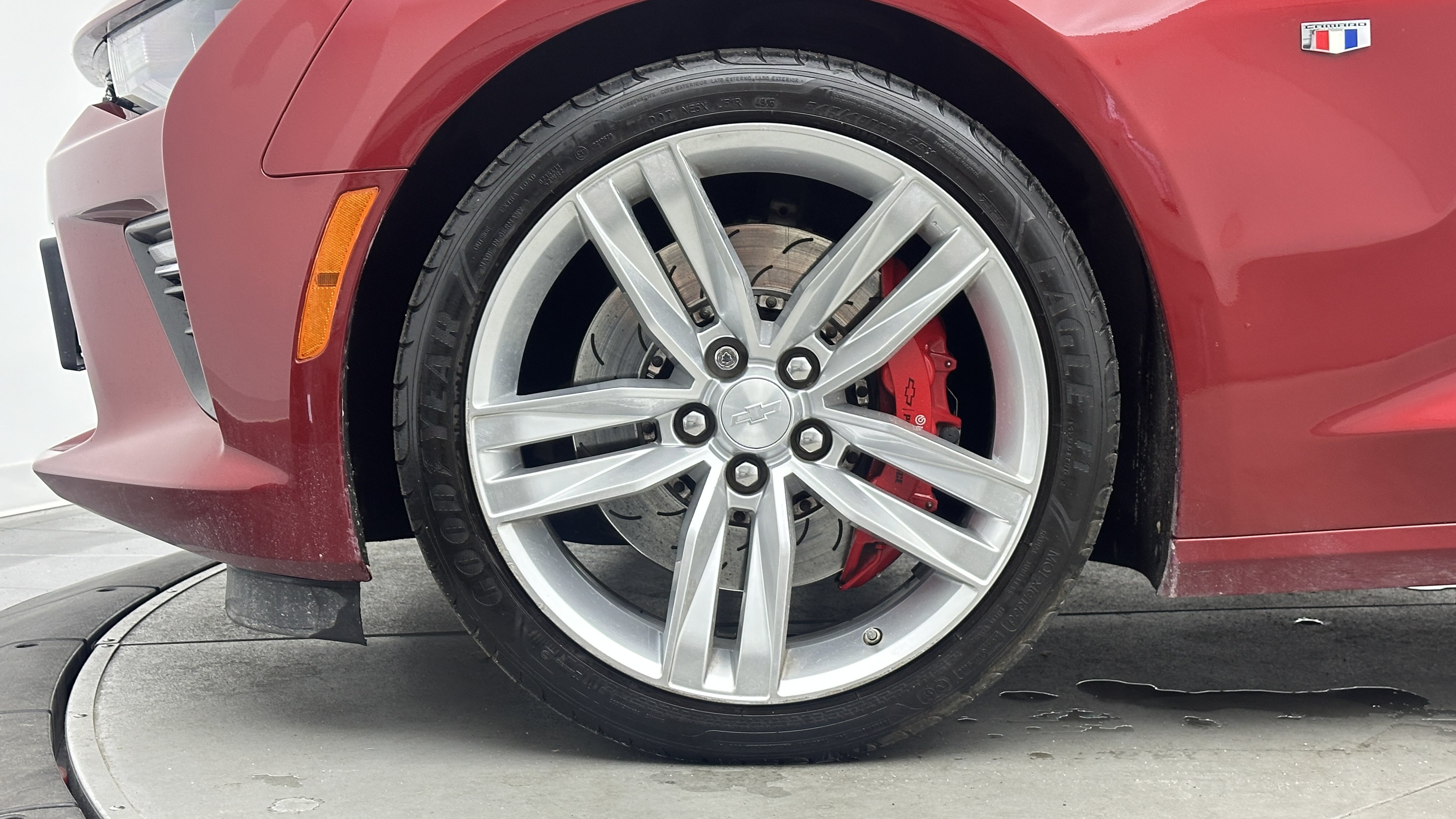 Used 2016 Chevrolet Camaro SS RWD image 8