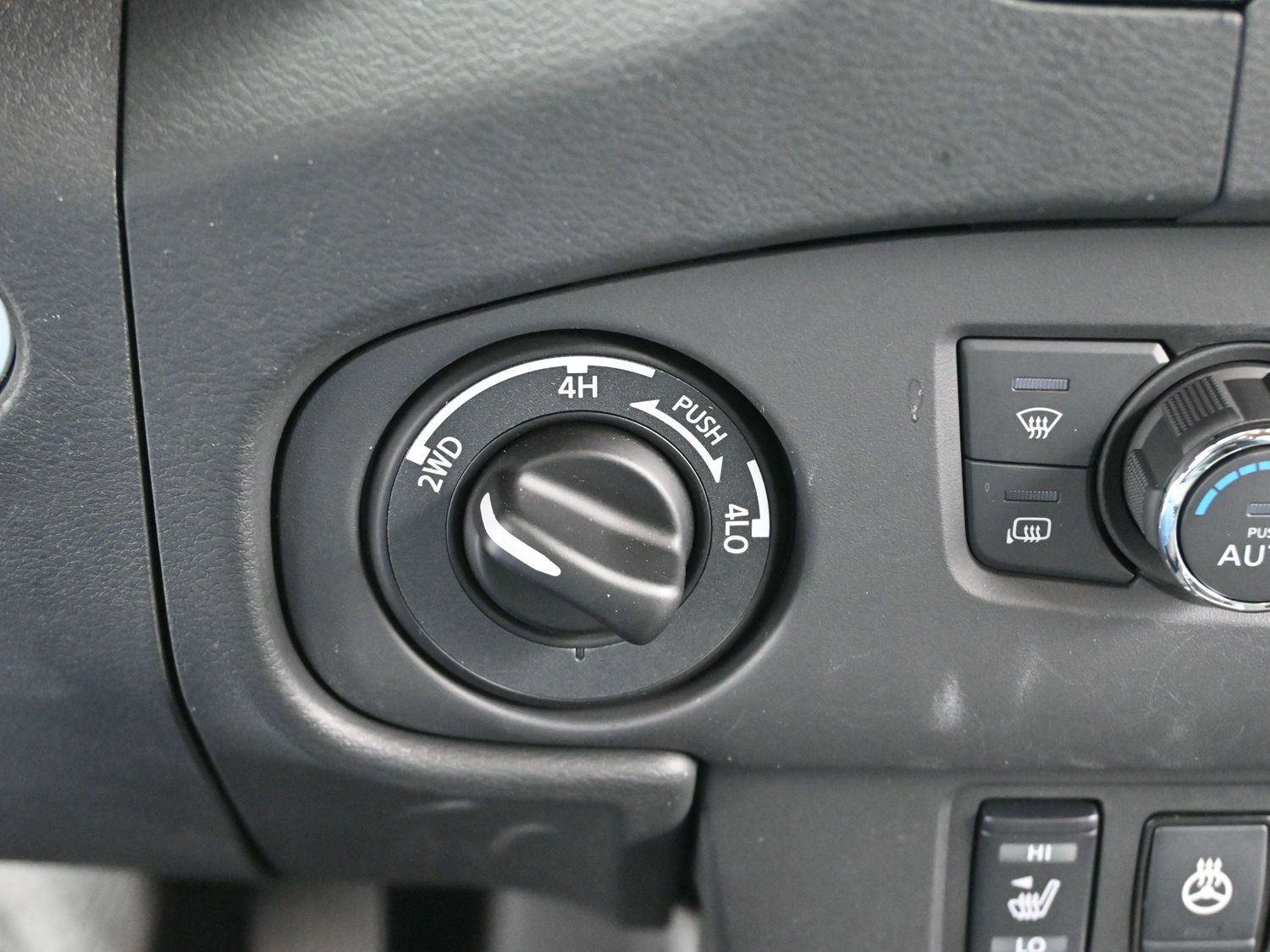 Used 2024 Nissan Frontier SV w/ Hardbody Edition image 23