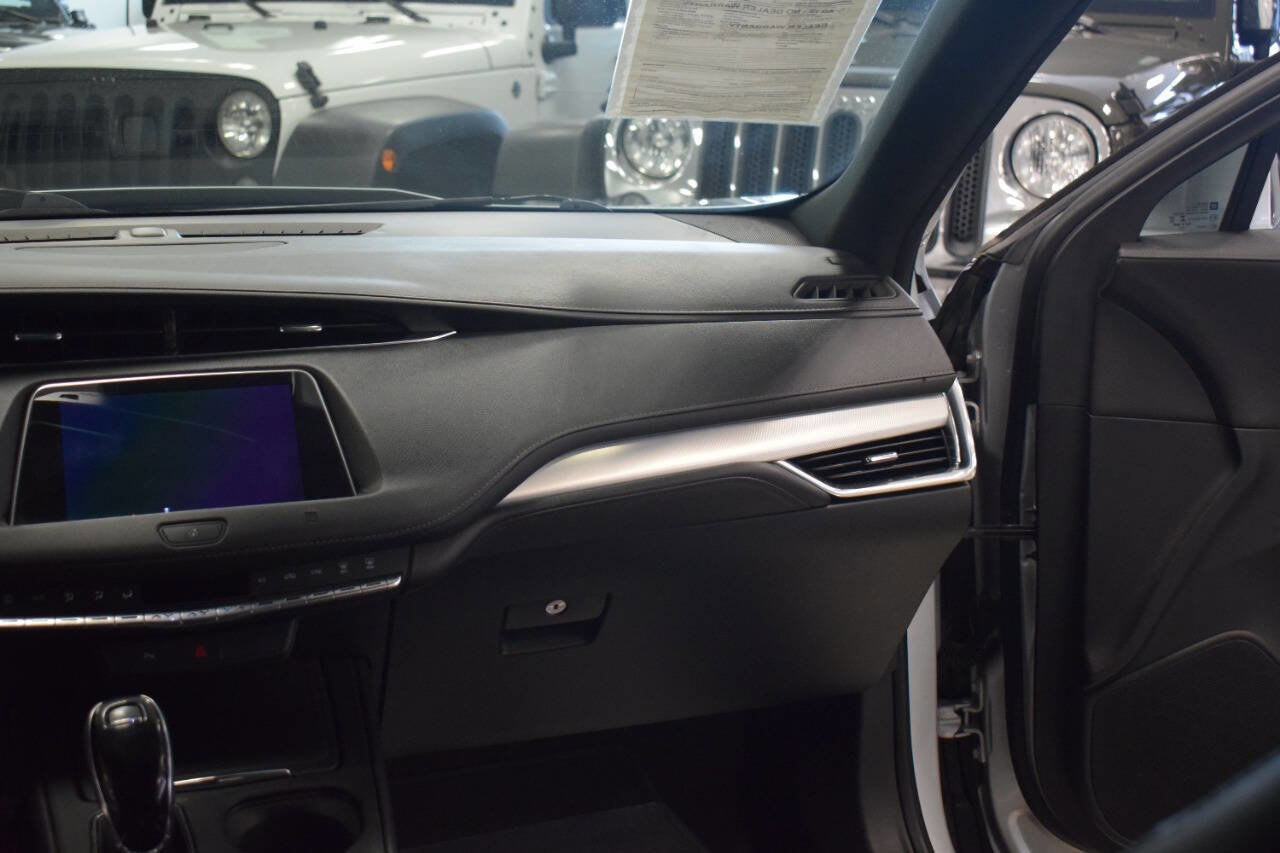 Used 2020 Cadillac XT4 Premium Luxury FWD image 33