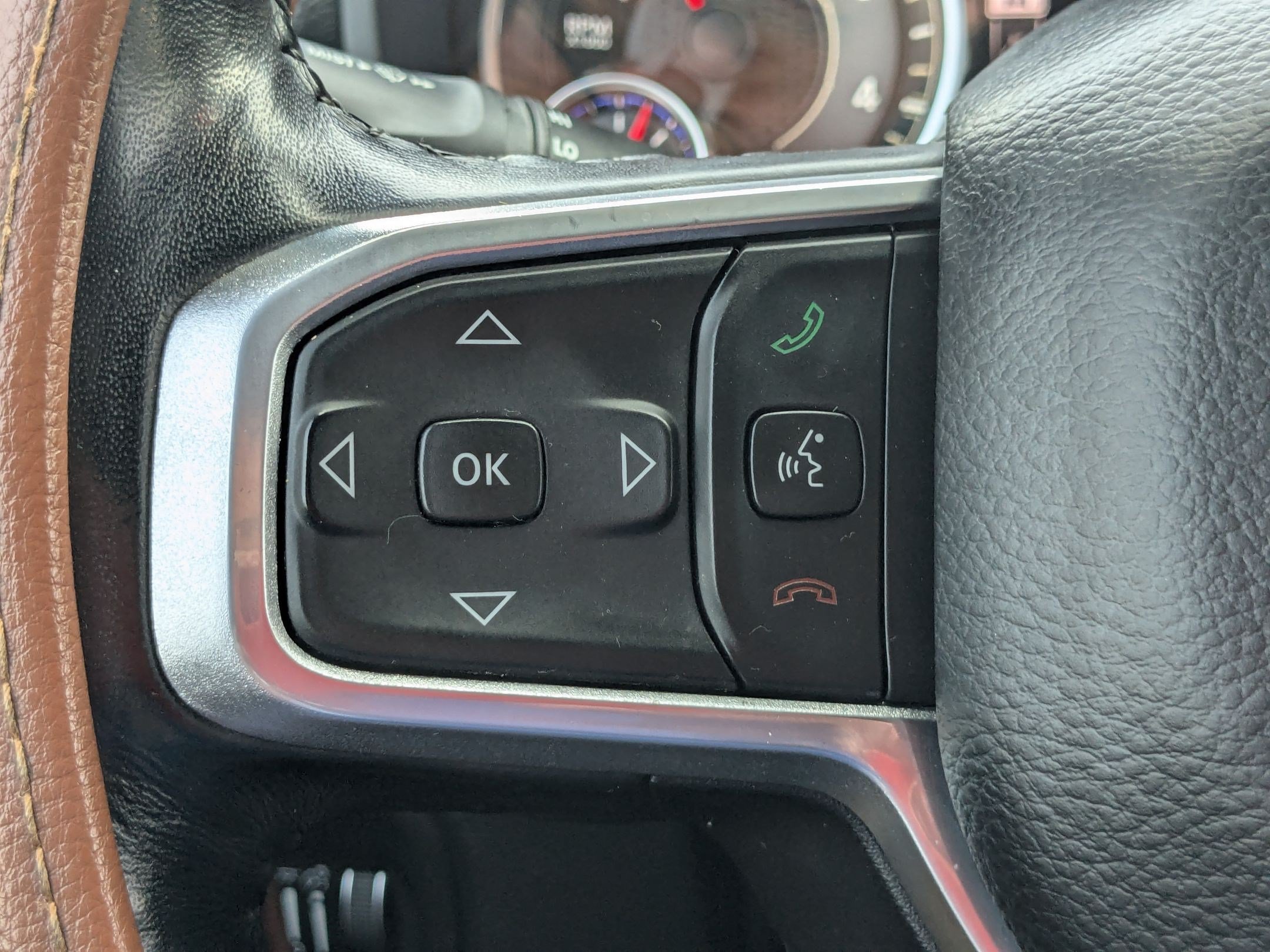 Used 2020 RAM 1500 Laramie AWD/4WD image 19