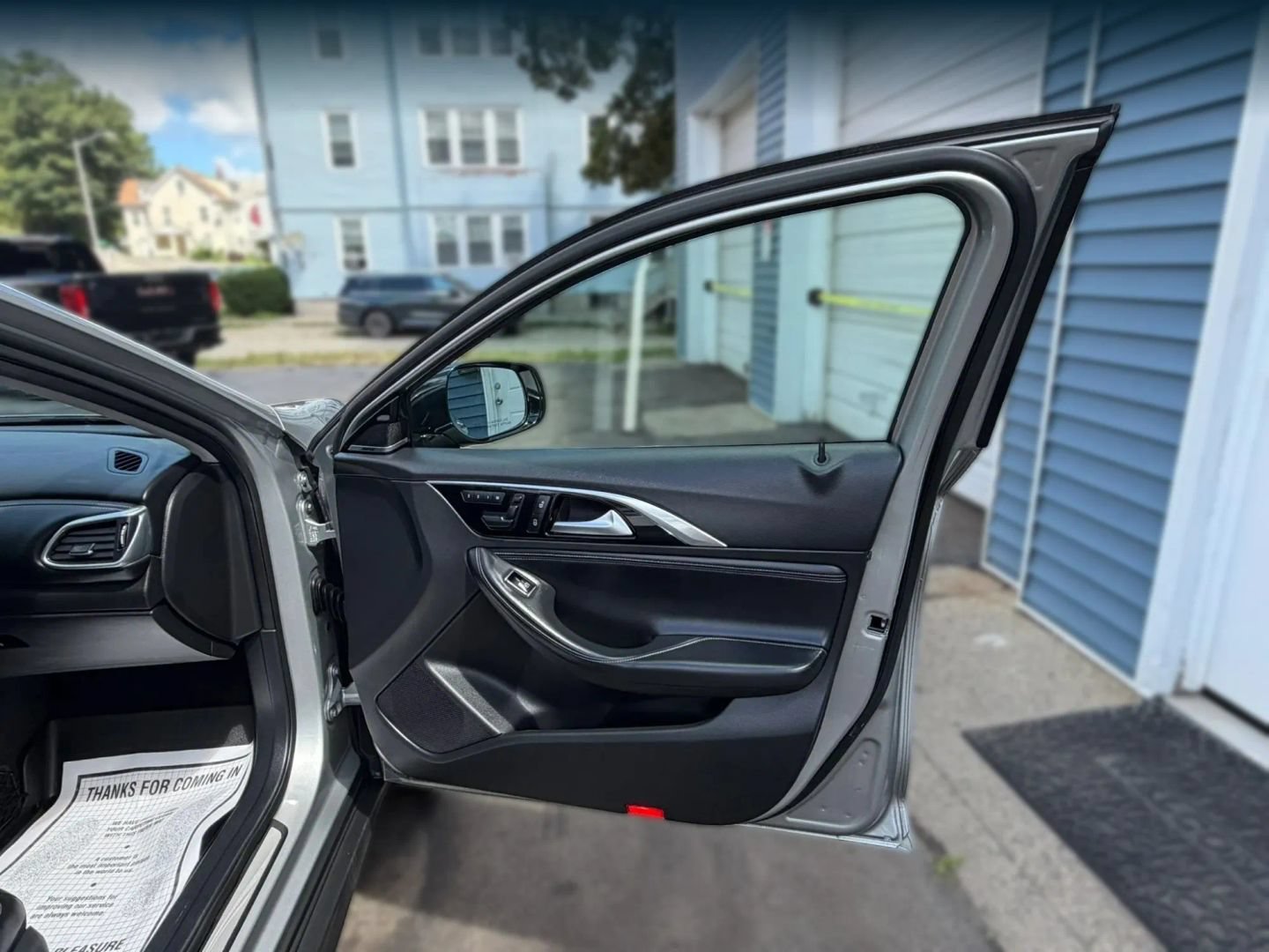 Used 2018 INFINITI QX30 AWD image 34