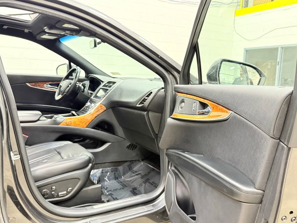 Used 2020 Lincoln Nautilus Reserve w/ Equipment Group 201A AWD/4WD image 37