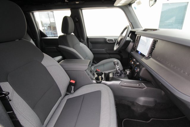 New 2025 Ford Bronco 4-Door image 32