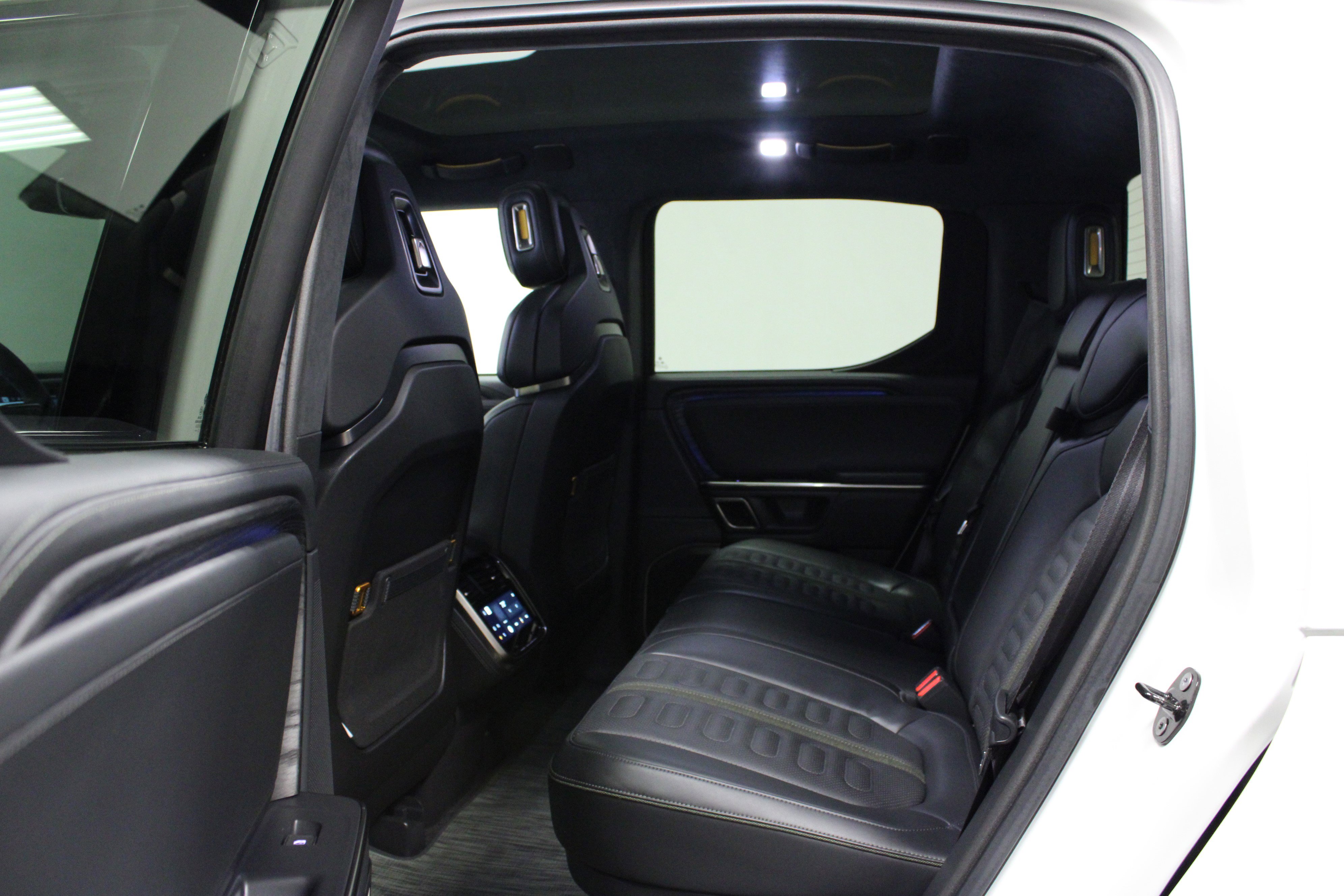 Used 2022 Rivian R1T Adventure image 13