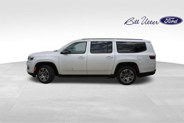 Used 2024 Jeep Wagoneer L Series II RWD image 8