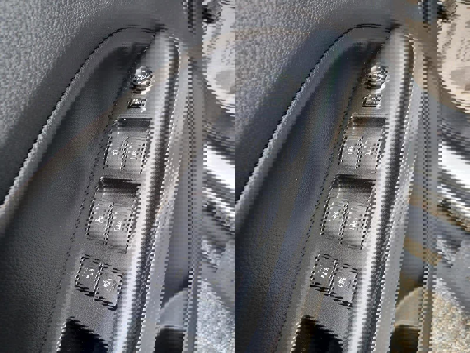 Used 2020 Chevrolet Colorado LT image 14