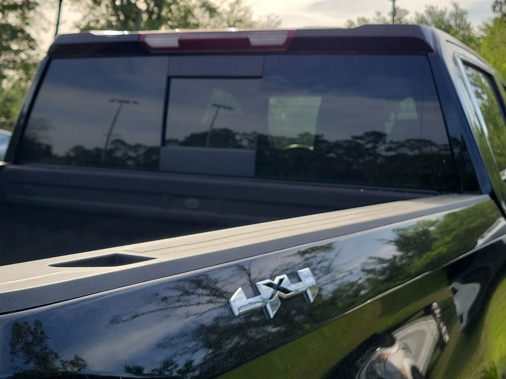 Used 2022 GMC Sierra 1500 SLT w/ SLT Convenience Package image 17