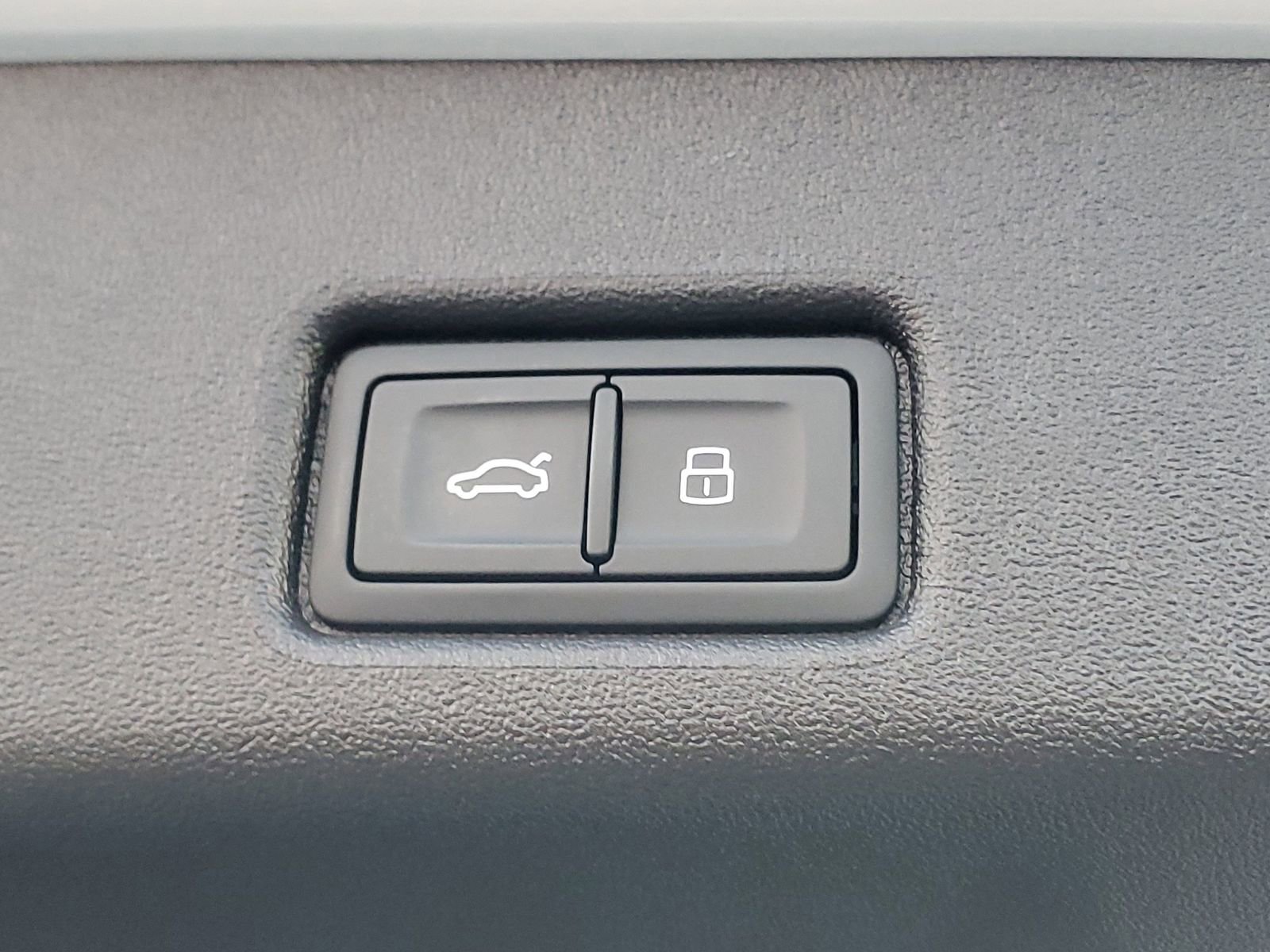 New 2025 Audi SQ5 Premium Plus image 8