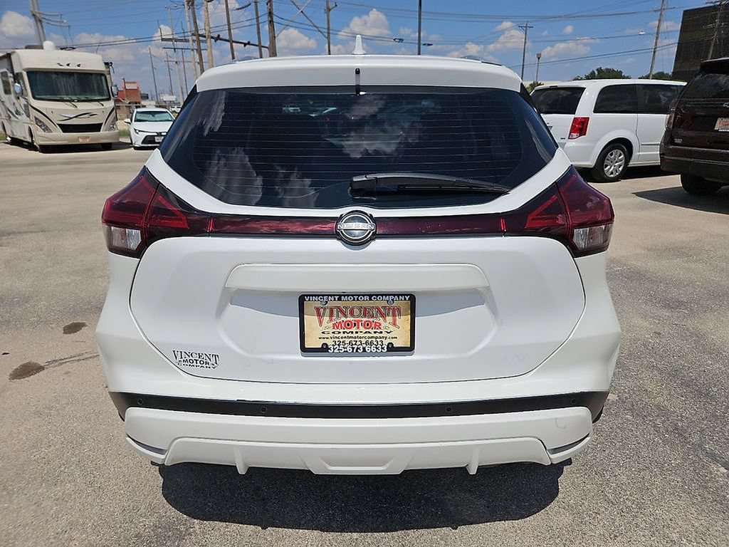 Used 2022 Nissan Kicks SV FWD image 6