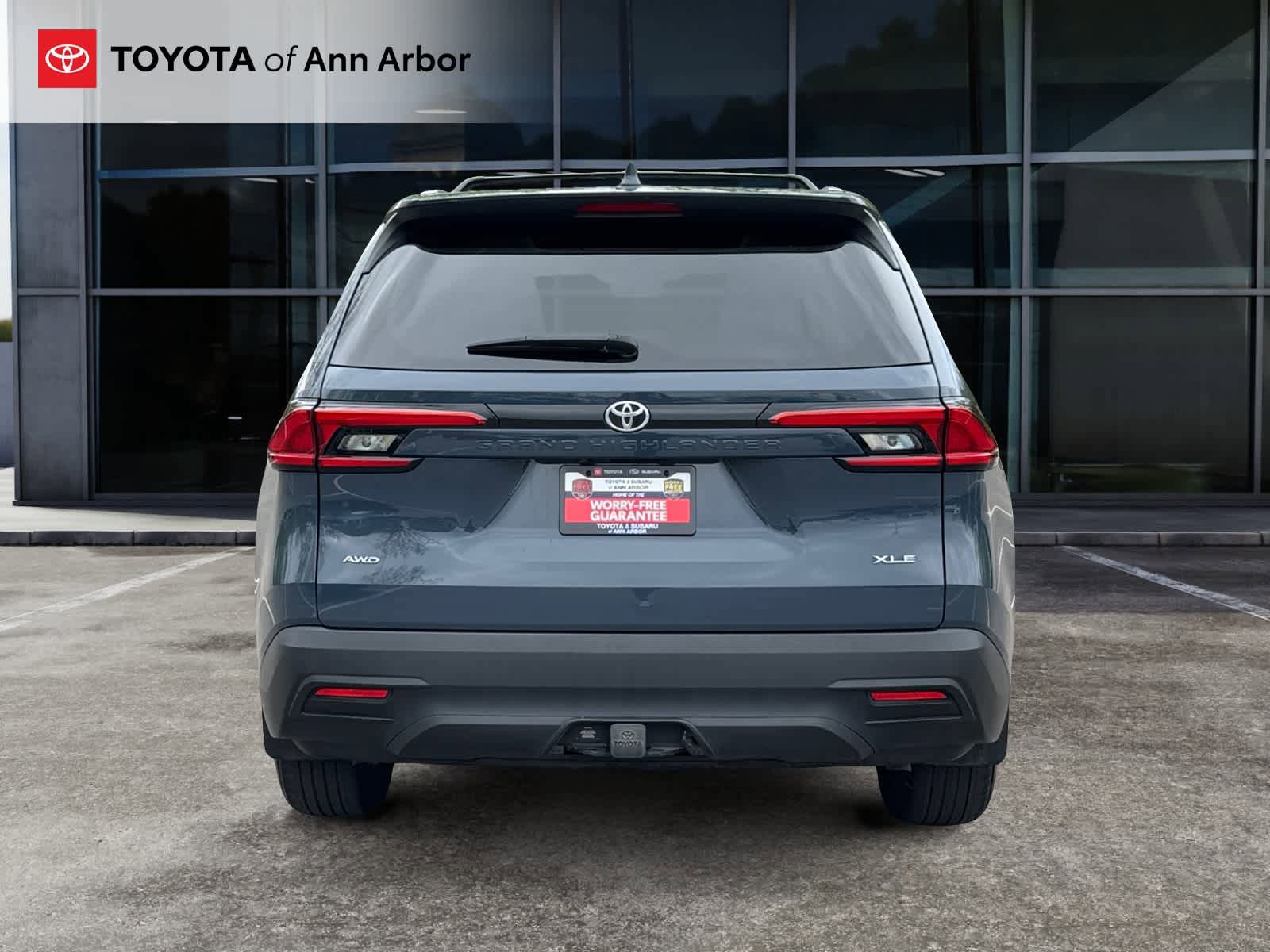 Used 2024 Toyota Grand Highlander AWD image 11