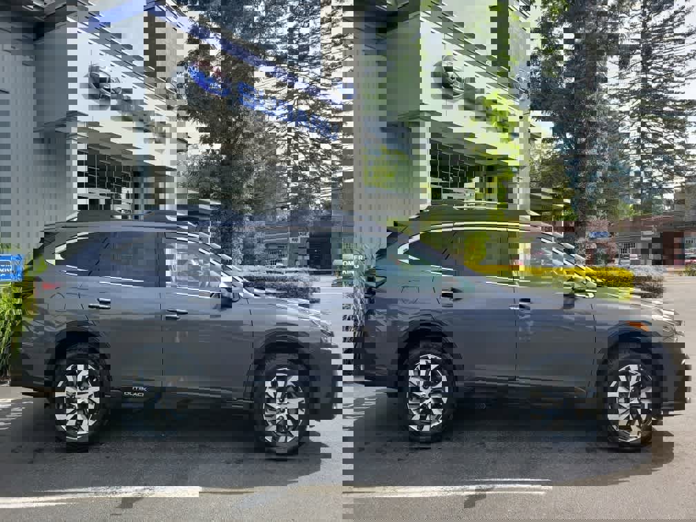 Used 2022 Subaru Outback Touring XT image 2