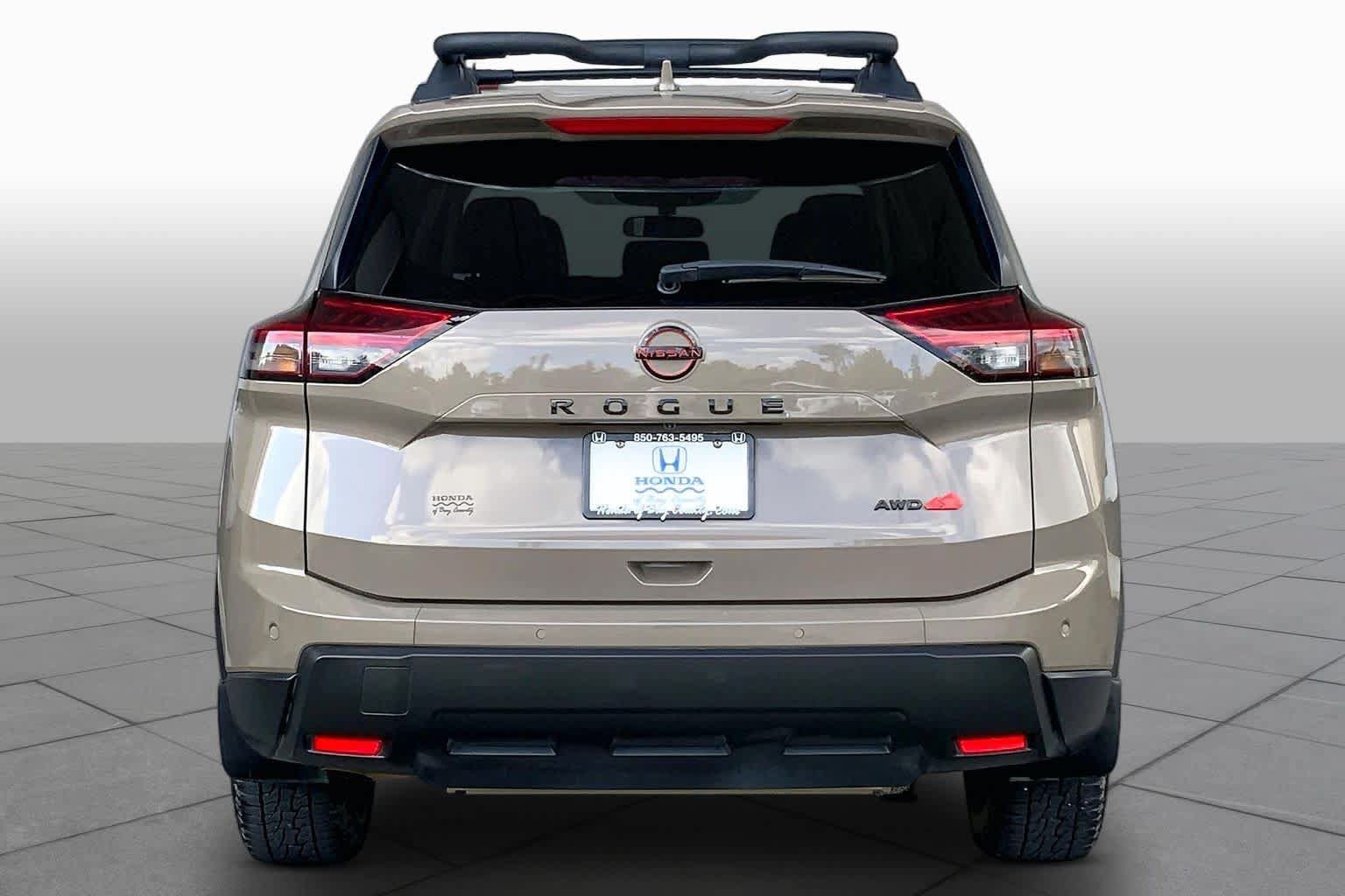 Used 2025 Nissan Rogue SV AWD/4WD image 5
