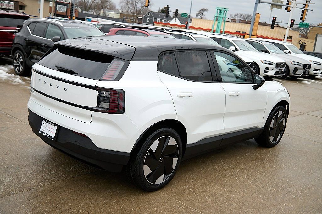 New 2026 Volvo EX30 Plus w/ Climate Package image 9