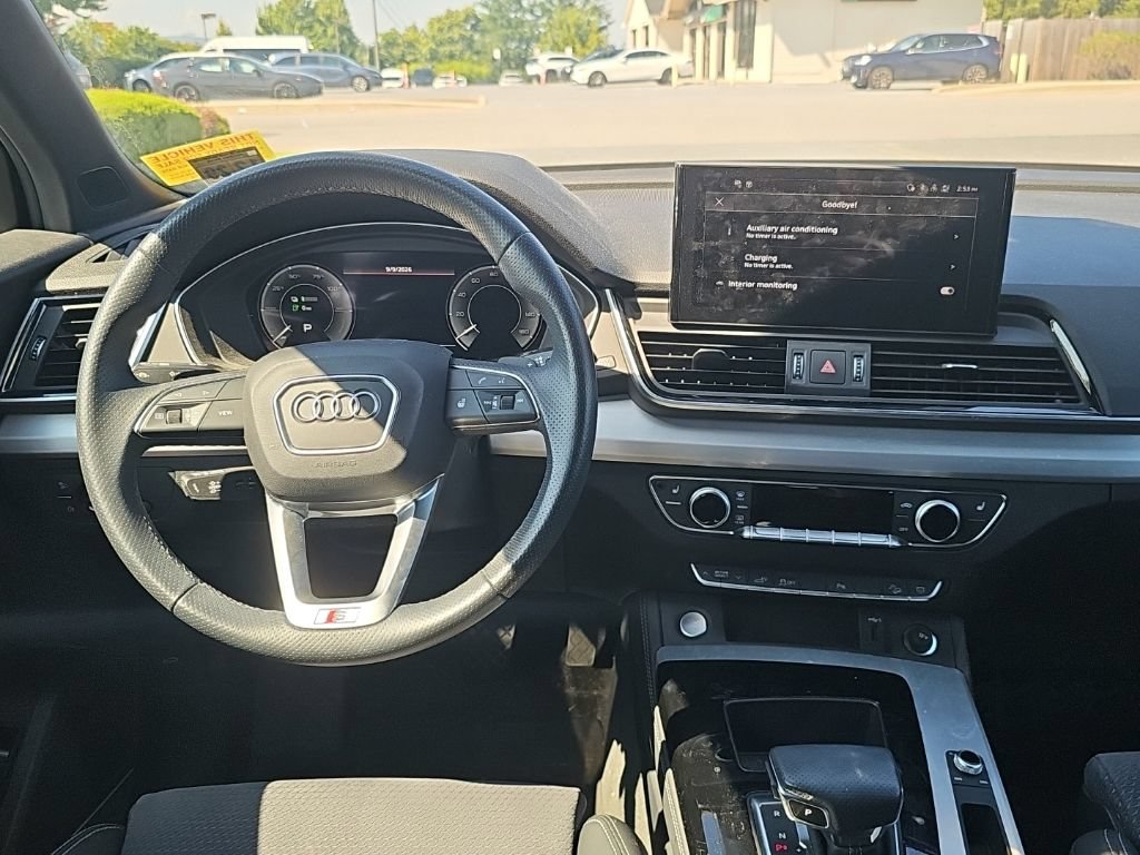 Used 2024 Audi Q5 e Premium Plus AWD/4WD image 2