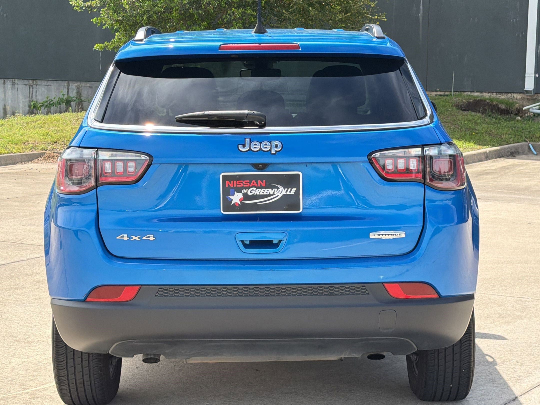 Used 2024 Jeep Compass Latitude image 9