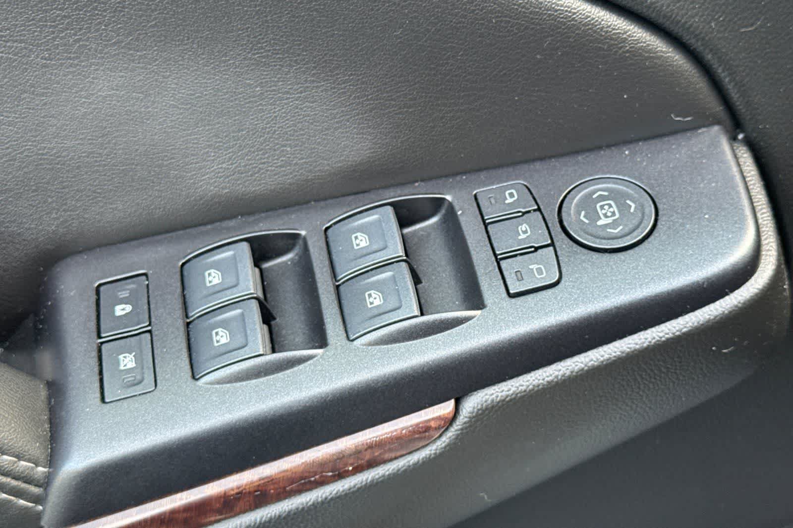 Used 2018 GMC Yukon SLT AWD/4WD image 13