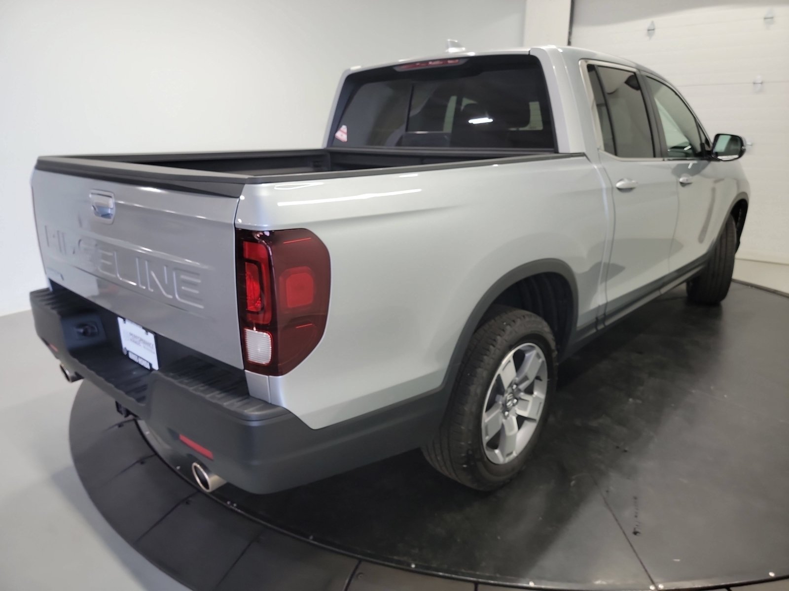 Used 2025 Honda Ridgeline RTL image 9