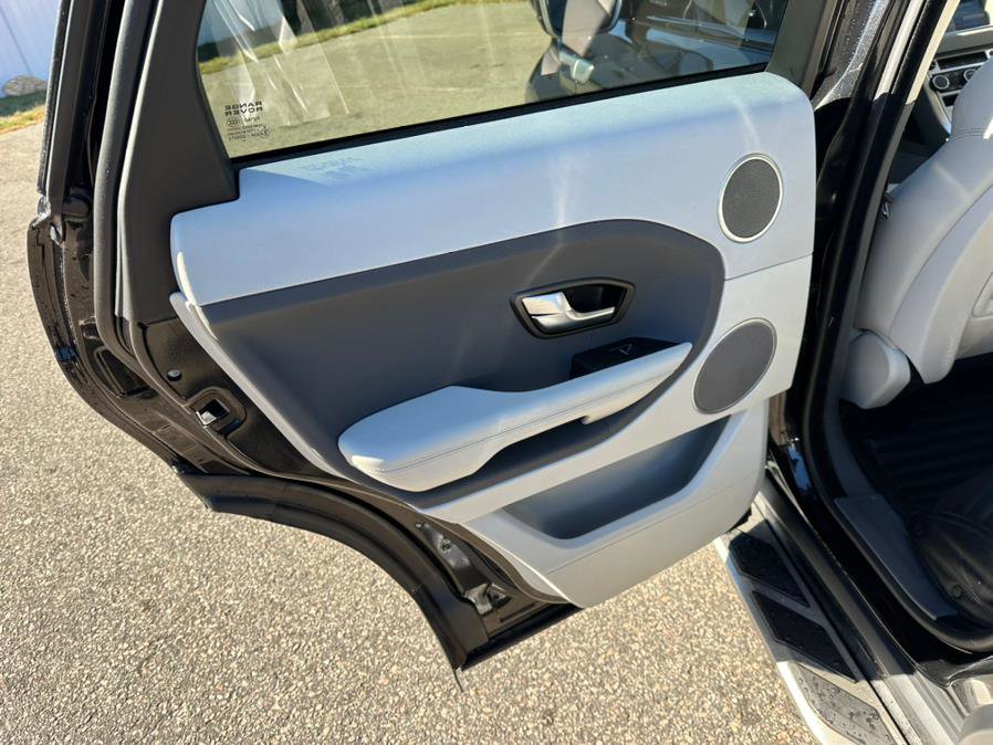 Used 2015 Land Rover Range Rover Evoque Pure Premium image 17