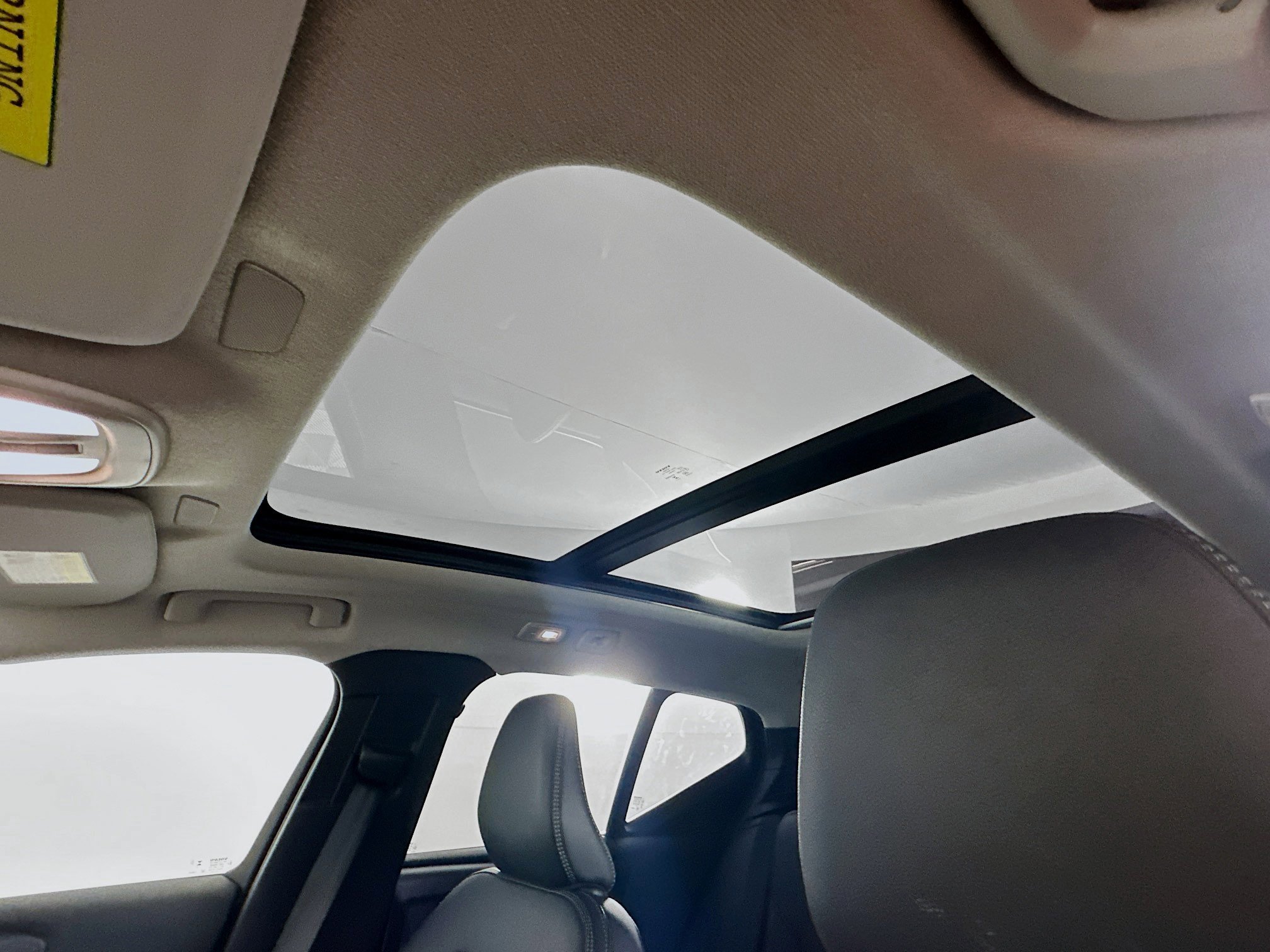 Used 2025 Volvo XC40 B5 Core image 26