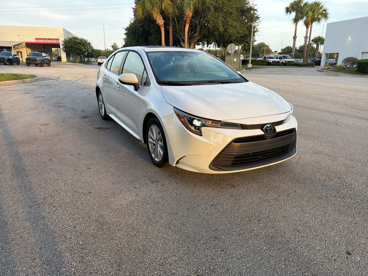 Used 2023 Toyota Corolla LE w/ LE Premium Package FWD image 7