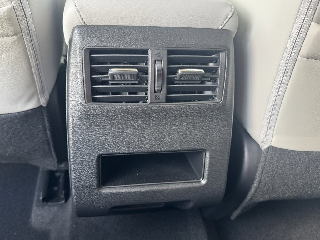 New 2026 Mitsubishi Outlander SE image 10