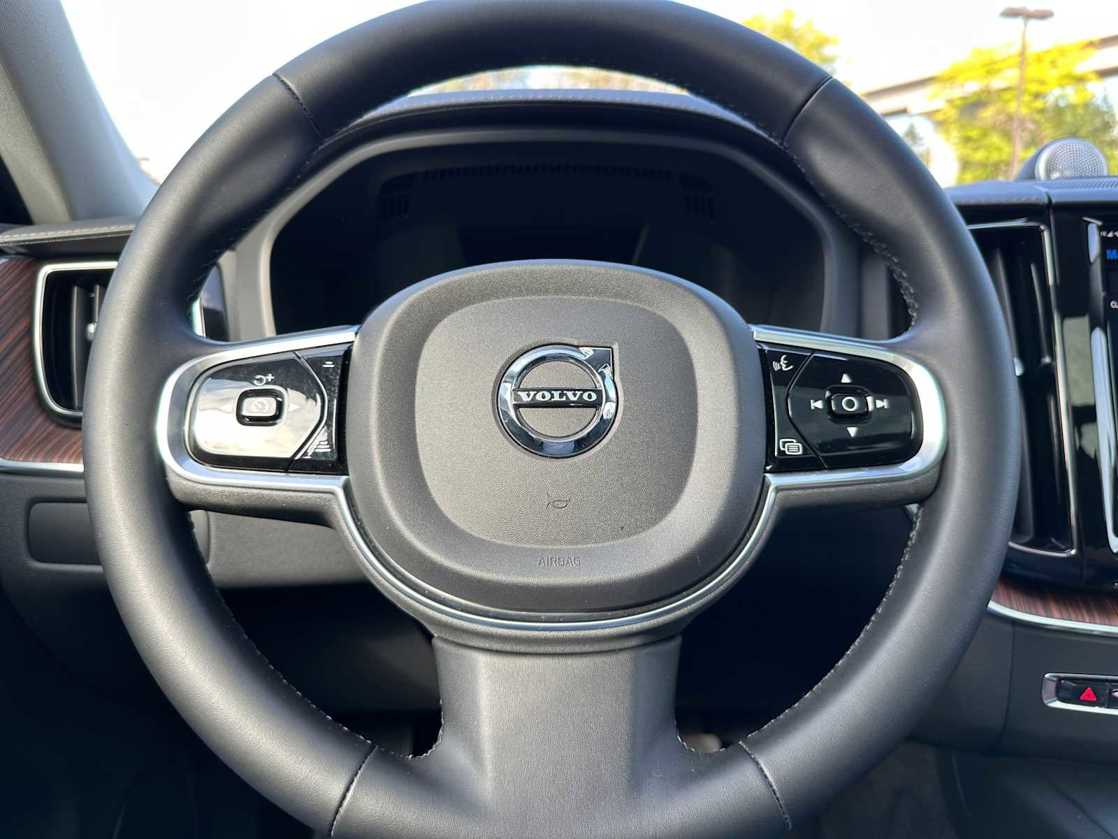 Certified 2023 Volvo XC60 T8 Ultimate w/ Climate Package image 24