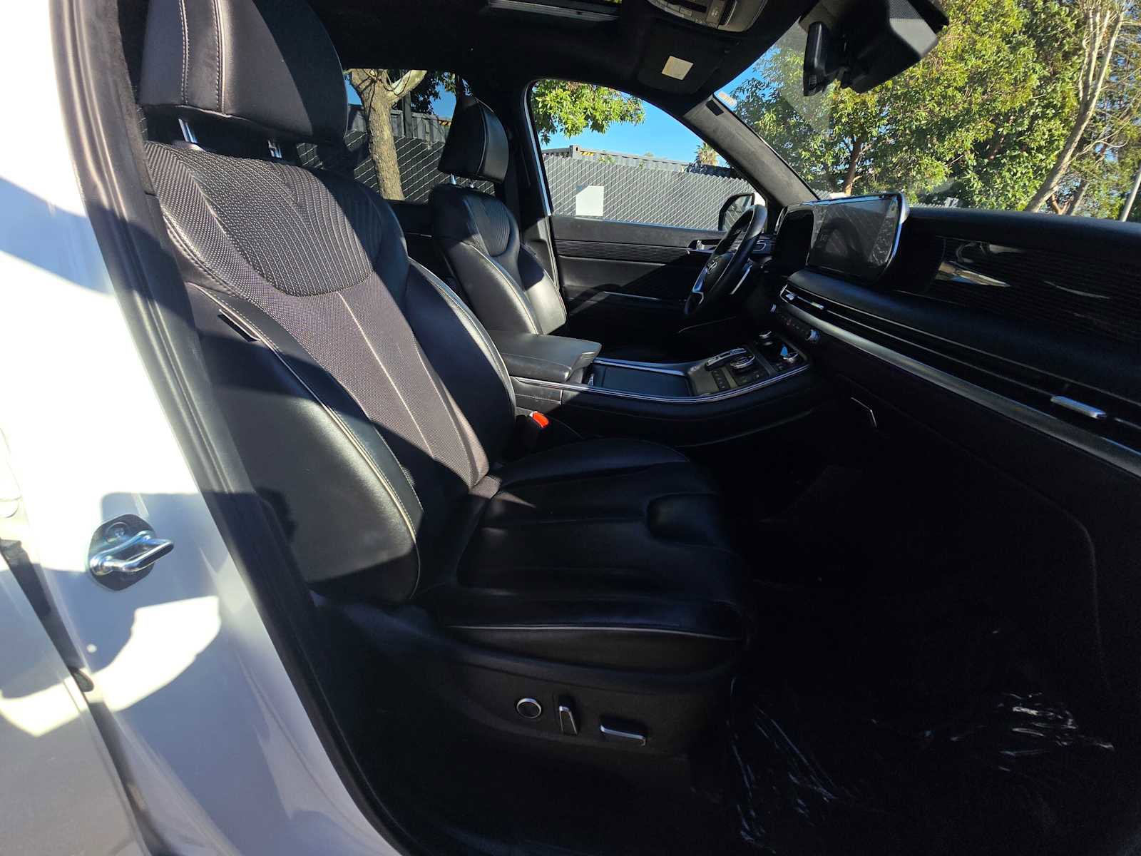 Used 2024 Hyundai Palisade Calligraphy image 11