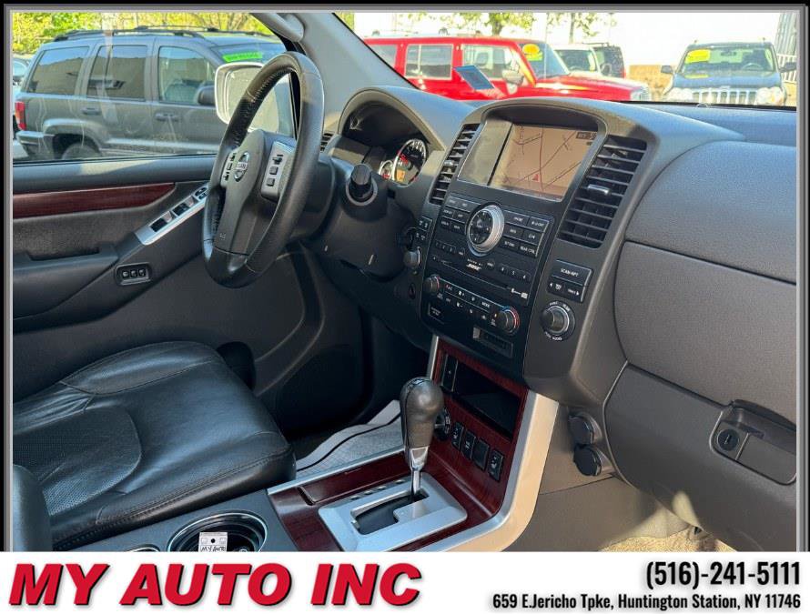 Used 2011 Nissan Pathfinder LE w/ Navigation Pkg image 29