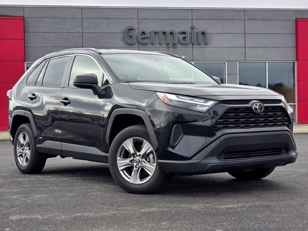 Used 2025 Toyota RAV4 LE AWD/4WD image 2