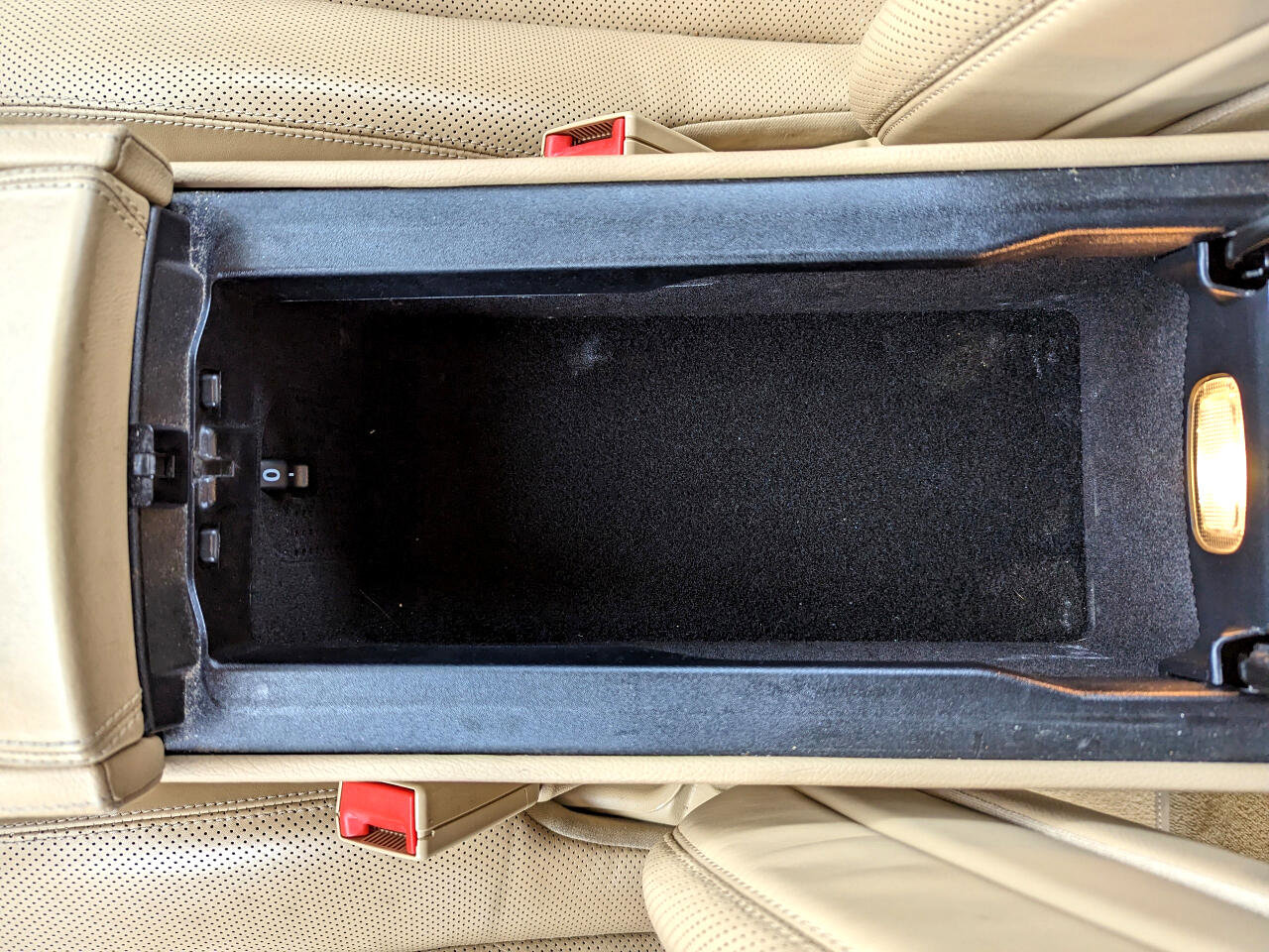 Used 2013 Mercedes-Benz CL 550 4MATIC image 32